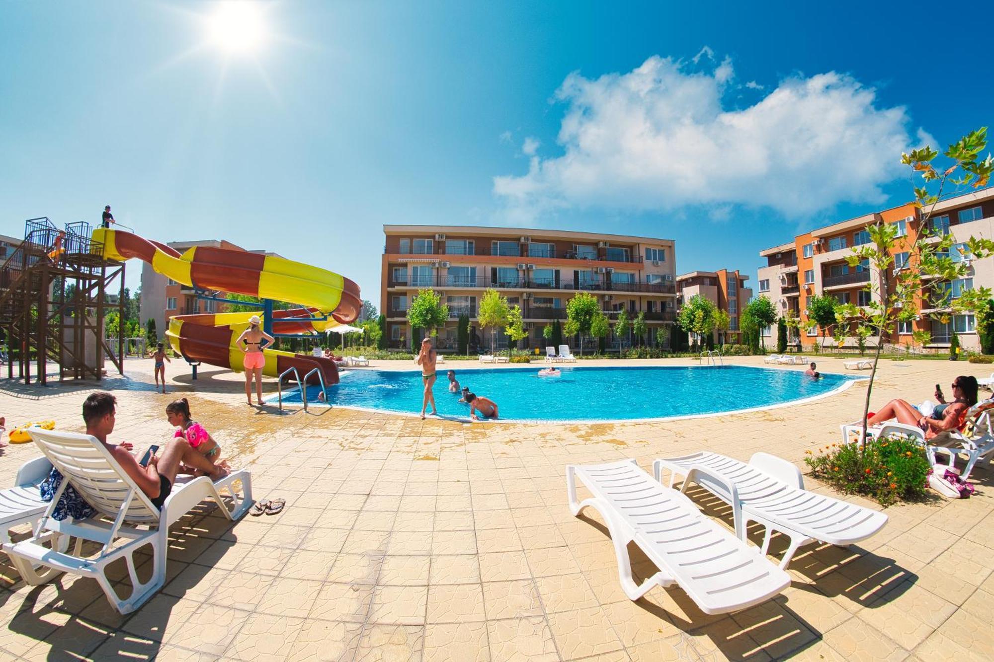 Holiday Garden Resort Sunny Beach Exterior photo