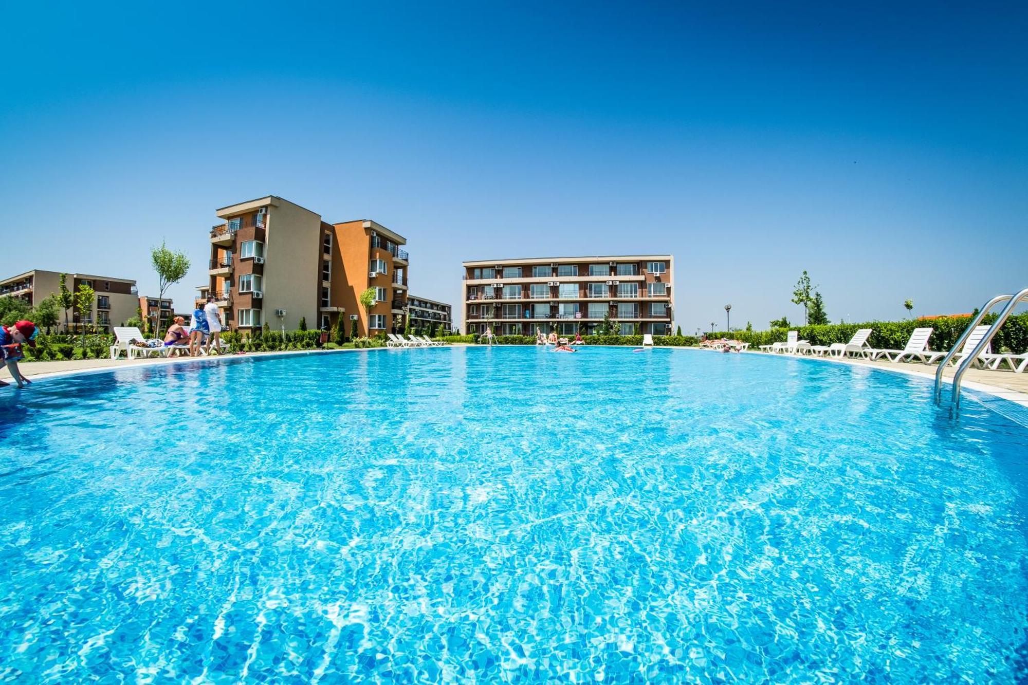 Holiday Garden Resort Sunny Beach Exterior photo