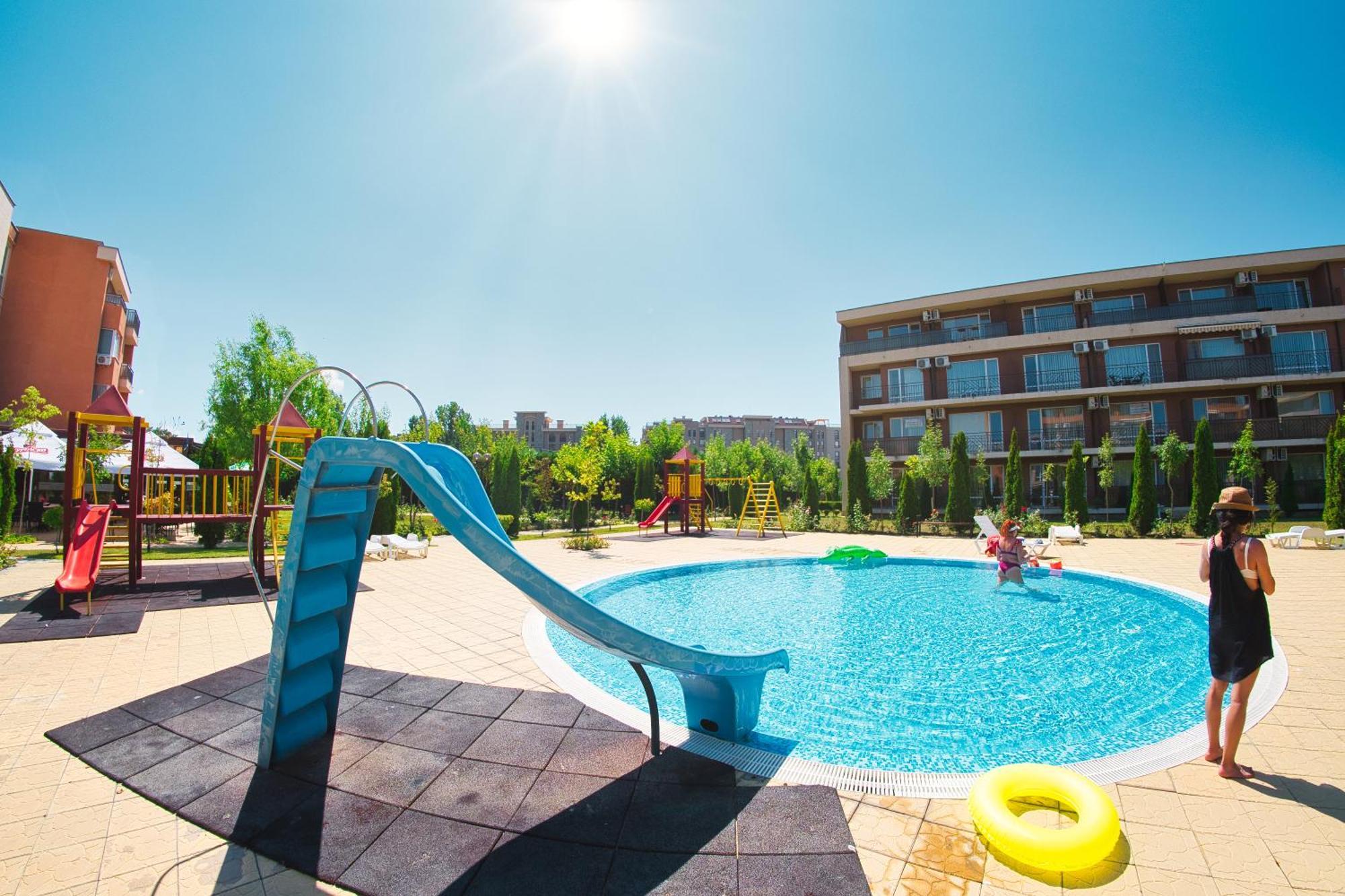 Holiday Garden Resort Sunny Beach Exterior photo