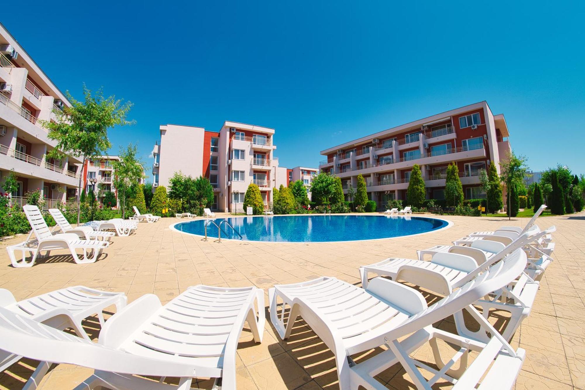 Holiday Garden Resort Sunny Beach Exterior photo