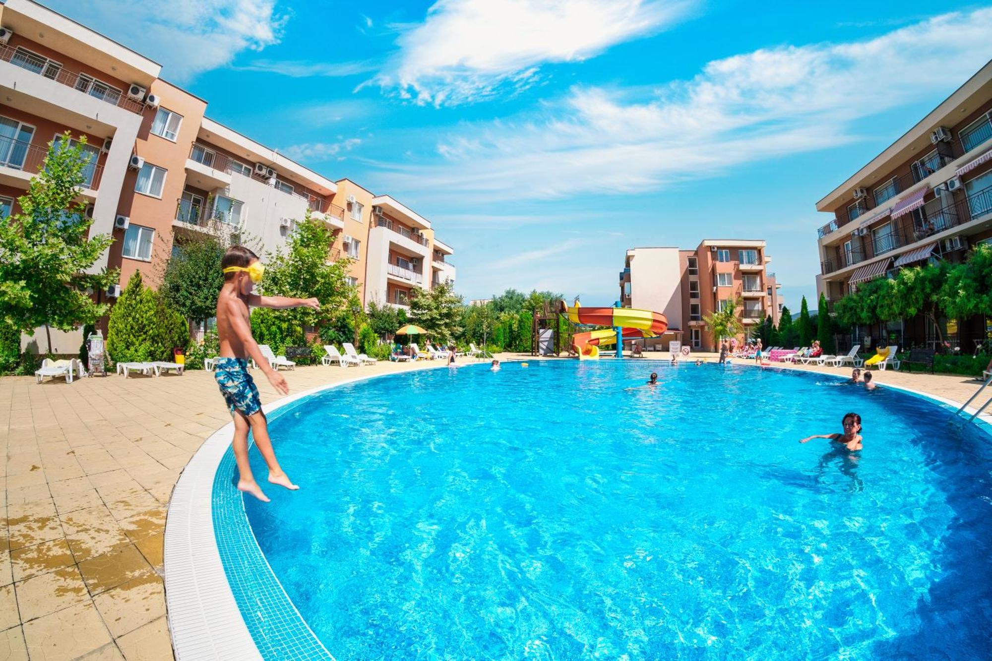 Holiday Garden Resort Sunny Beach Exterior photo